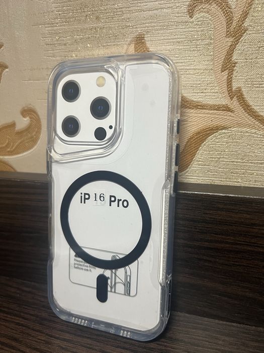 Чехлы на Iphone 16 pro