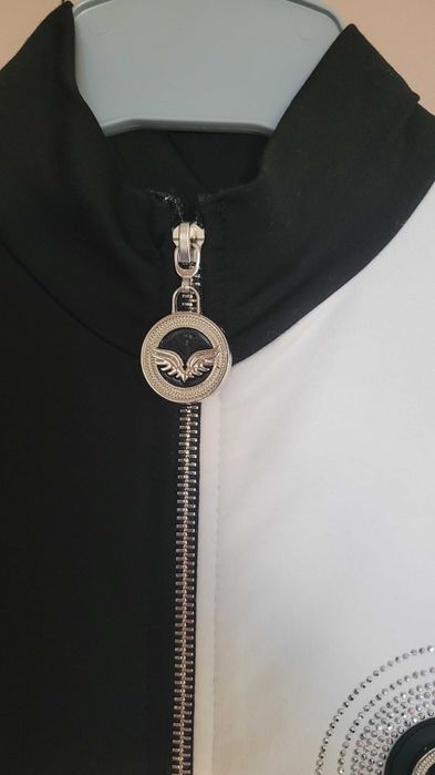 Kombinezon z cekinową aplikacją, marki T.A.T.U. roz. 36