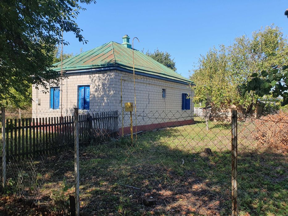 Продаж будинку в селі