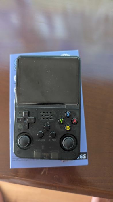 Consola Jogos Portátil R36S usada com jogos e cartoes de memoria