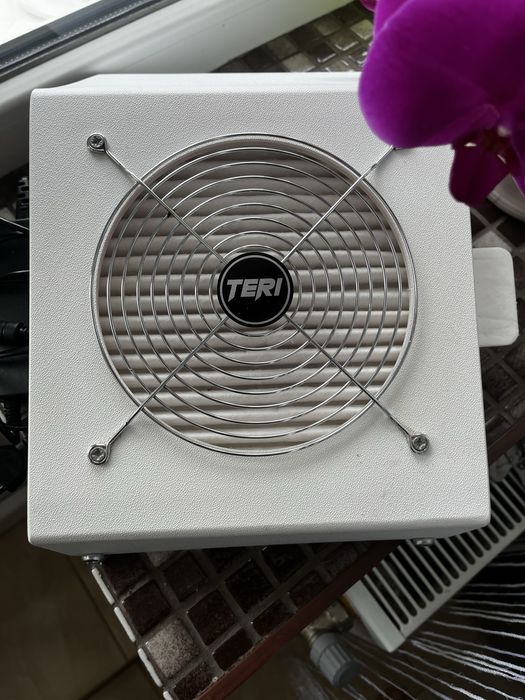 Манікюрна витяжка TERI.