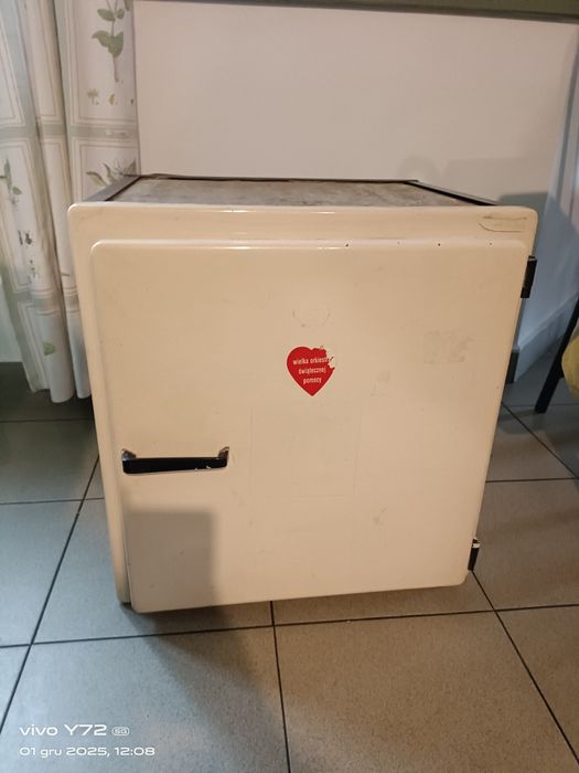 Lodówka PRL raczej nie sprawna