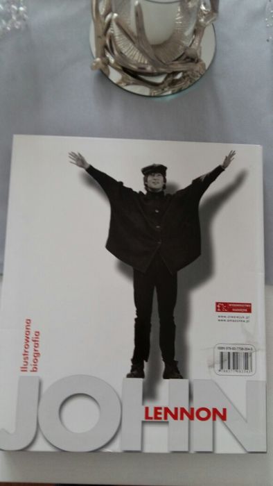 John Lennon - piękny album, ilustrowana biografia.
