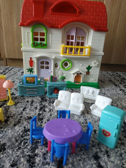 Domek rozkładany dla lalek z mebelkami