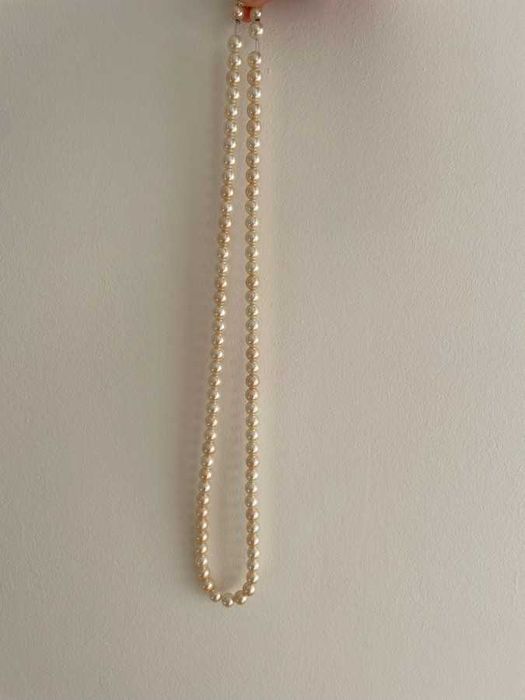 Naszyjnik ze sztucznych pereł