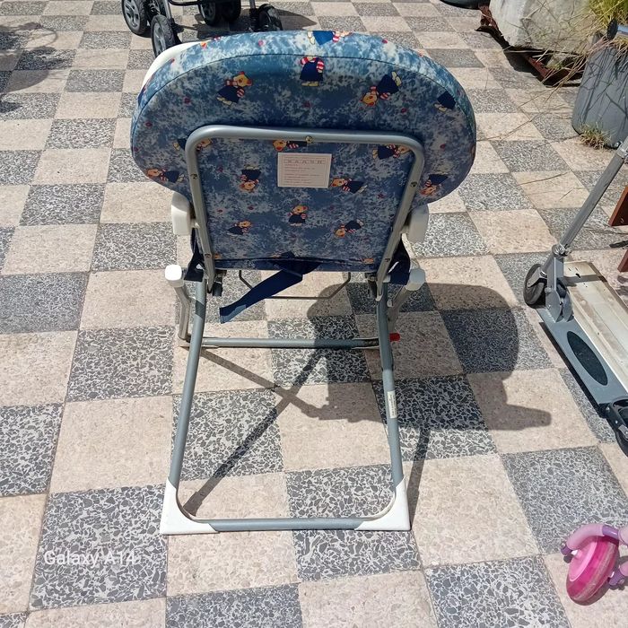 Cadeira de refeição para bebé