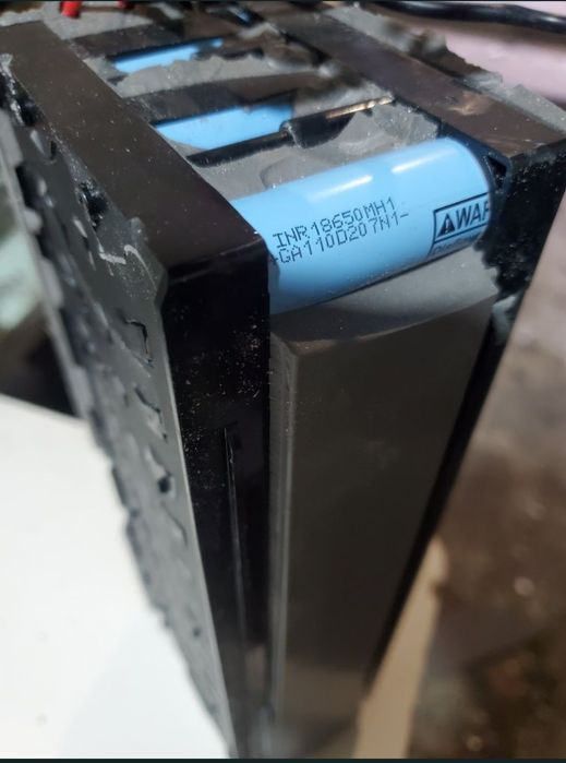 Продам якісні блоки АКБ. 13s5p li-ion 18650 LG
13s5p.48v.16ah..на 65ак