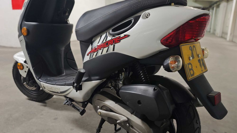 Keeway Hurricane 50cc (2 Tempos) c/ Top Case, como nova