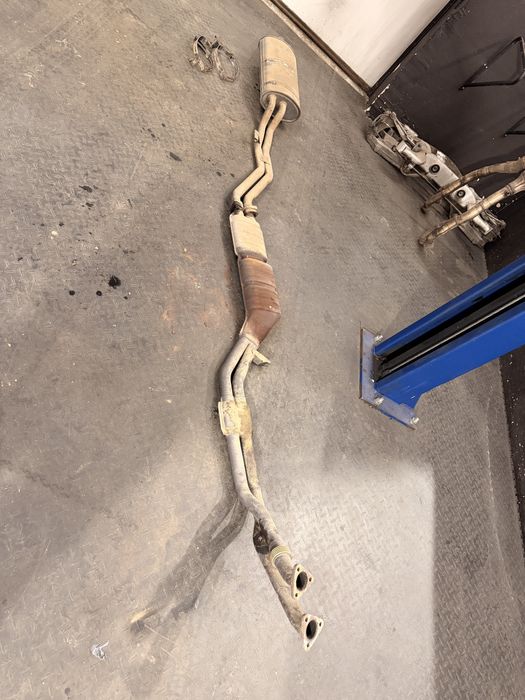 Kompletny wydech układ wydechowy tłumik katalizator BMW E30 325i 2.5i