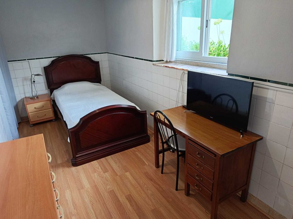 Quarto individual em Rio de Mouro