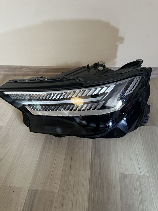 Фара Audi Q4 E-tron