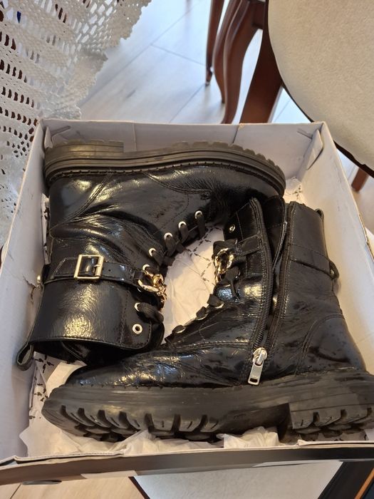 Dwie pary butów OCHNIK i buty NB