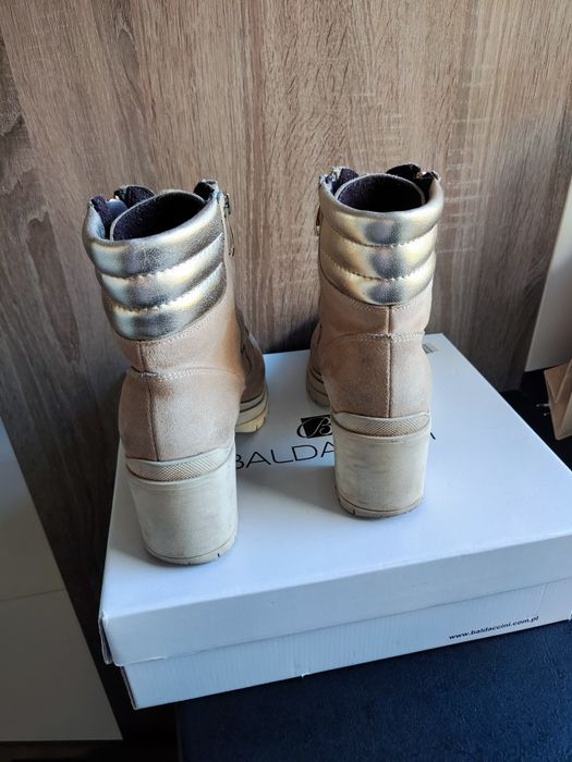 Botki skórzane welurowe