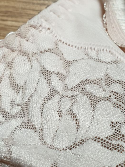 Biustonosz półusztywniany na fiszbinach Lauma lingerie