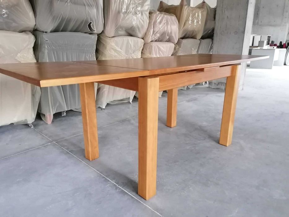 Mesa extensível  com 120x80, Aberta 220x80