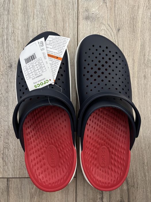 Продам нові Crocs