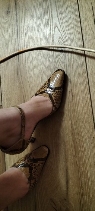 Босоніжки/туфлі зі шкіри рептилії