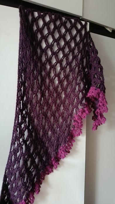 Ręcznie robiona ażurowa chusta z wełny handmade wool Boho chic