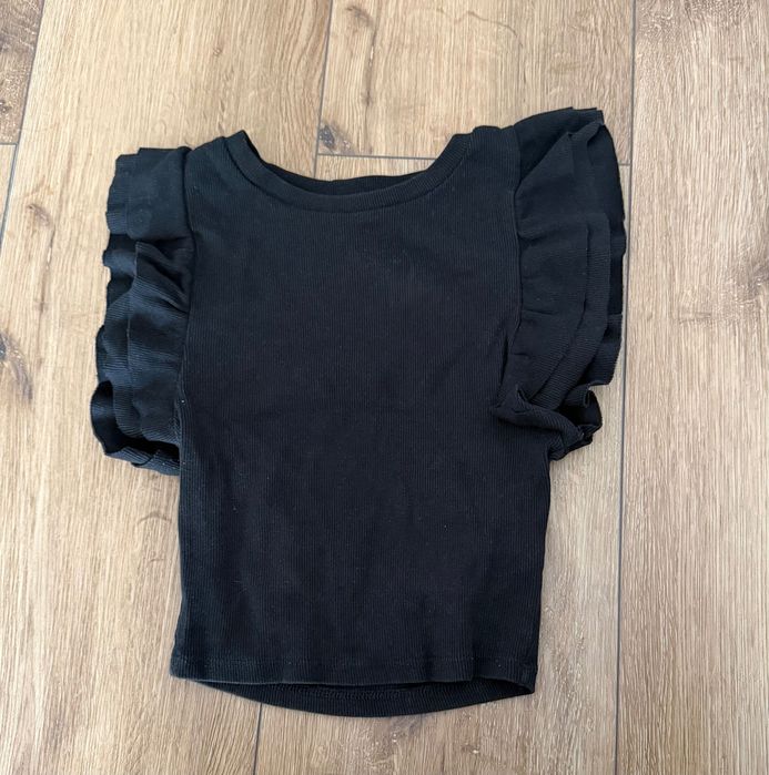 Damski T-shirt Zara z pięknymi rękawami