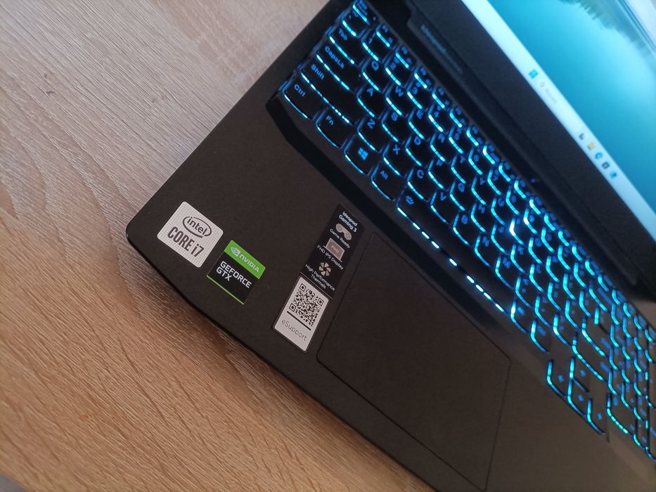 LaPtoP Lenovo Ideapad gaming 3 i7/16GB/512GB/SSD/GEFORCE 1650!!