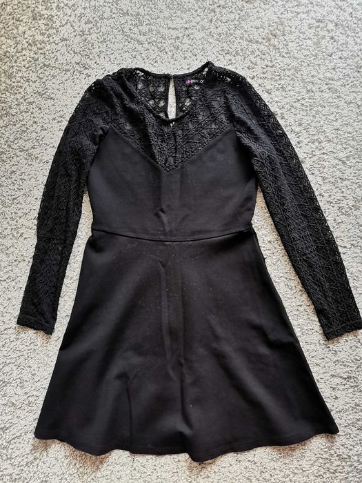 Sukienka Even&Odd S/36 mała czarna trapezowa koronka