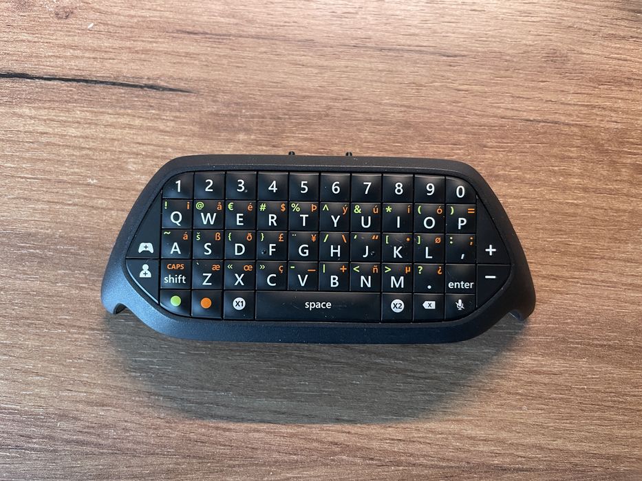 Microsoft Xbox One Chatpad - клавіатура для геймпада