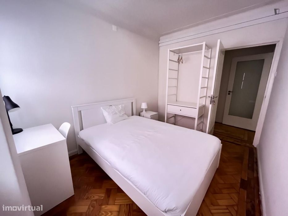 Quarto - localizado em Cedofeita Porto