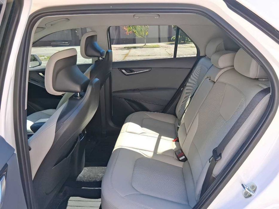 Kia Niro EX      2023