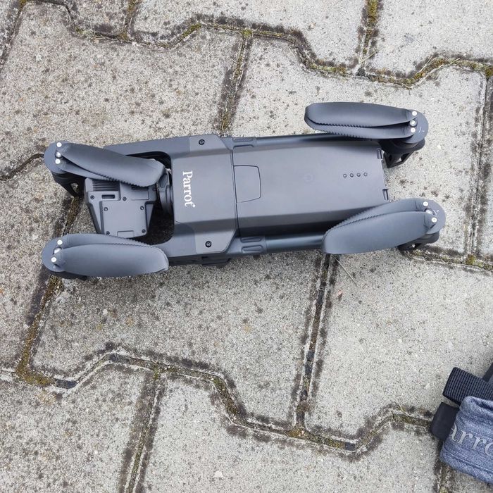 Dron termowizyjny Parrot Anafi USA GOV