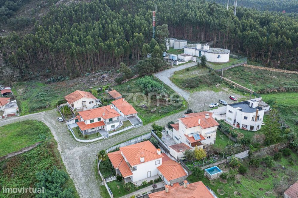 Terreno para construção de moradia individual - Barroselas