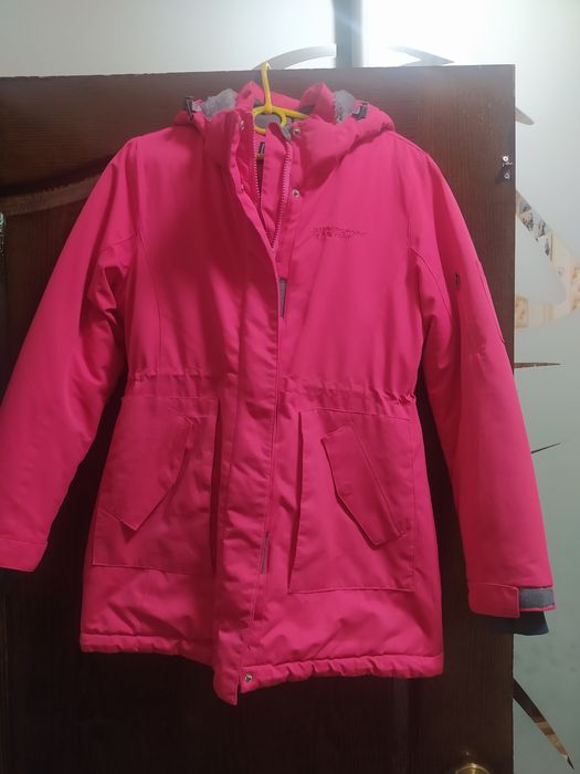 Продам детскую теплую куртку