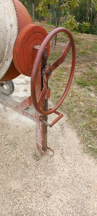 Betoneira Profissional LIS300