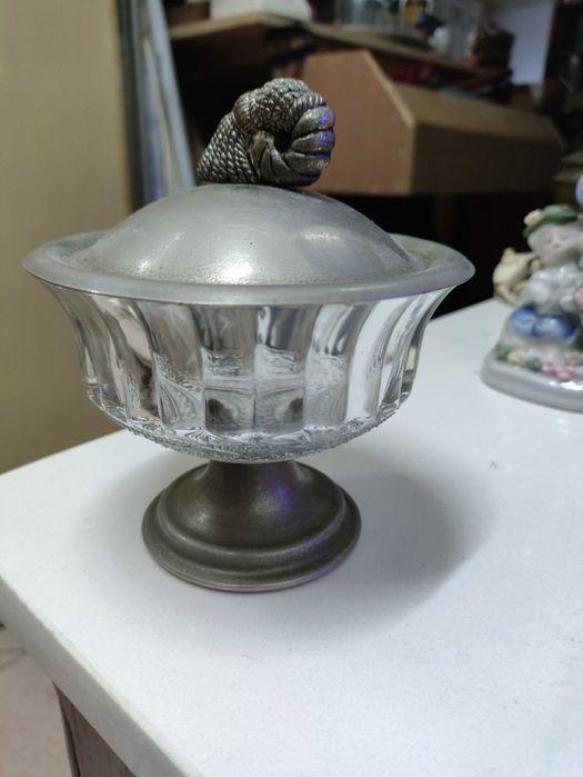 Antiga Taça ou bomboneira em Prata e vidro