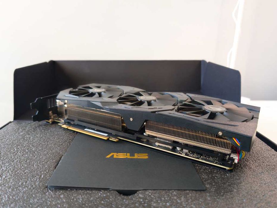 Asus ROG strix RTX 2060 Super 8 GB