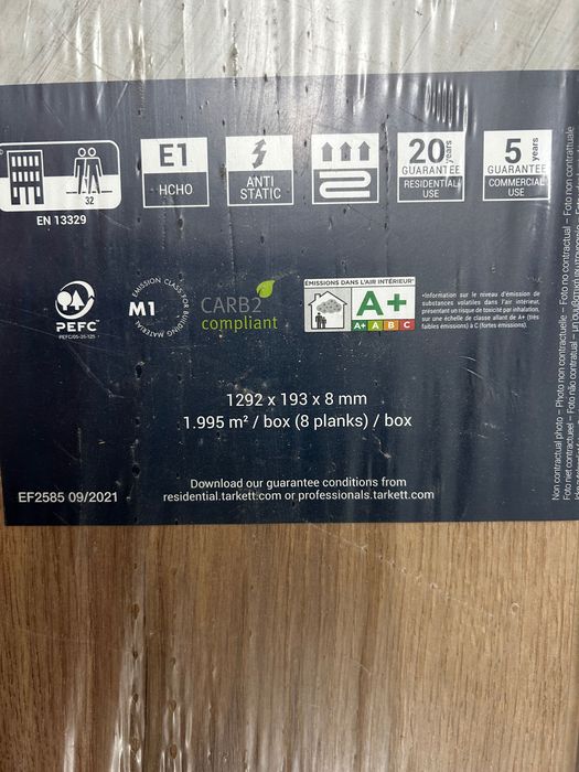 Pavimento Flutuante Tarkett 8mm – 5 Caixas / 9,98m² – 40€