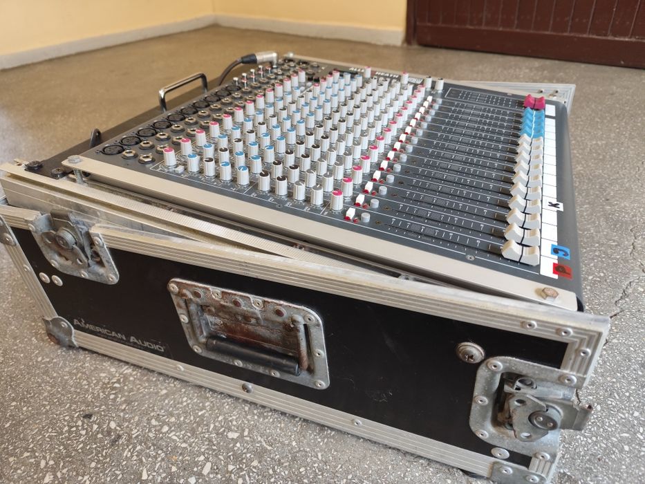 Mixer – ALLEN & HEATH ZED-14 + case