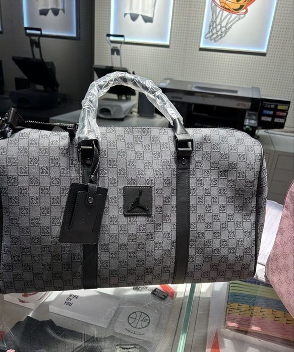 Дорожня сумка Air Jordan Monogram Duffle Bag темно-сіра ОРИГІНАЛ
