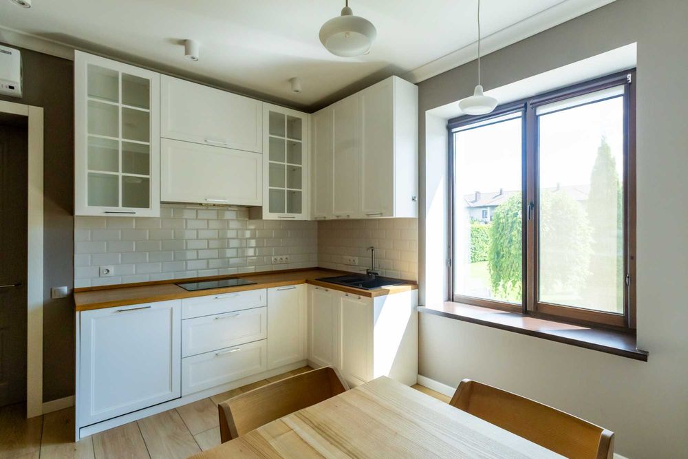 Оренда таунхауса 215 м² у КМ «Блакитна Лагуна» (Осокорки) | 3 спальні, гараж, пляж, охорона