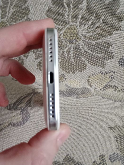 Надійний телефон (HUAWEI Y6 Pro) для дзвінків та роботи.