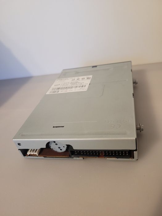 Stacja dyskietek do komputera stacjonarnego