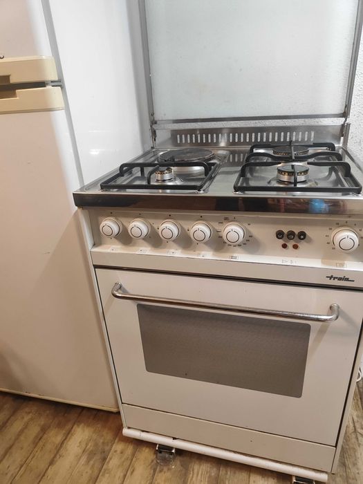 Fogão Tróia – 3 bicos a gás + 1 elétrico | Forno Elétrico