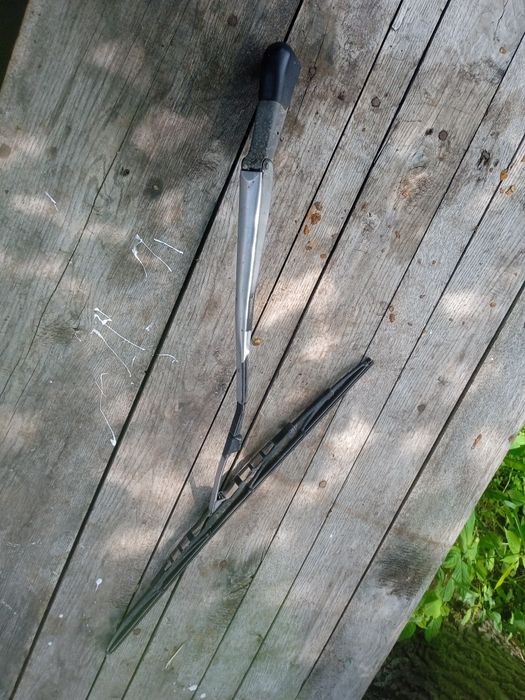 . Ниссан щеткодержатель с отмыванием