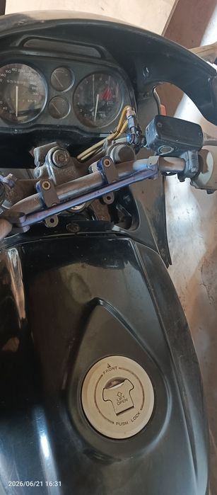Продам Хонду CBR 1000F