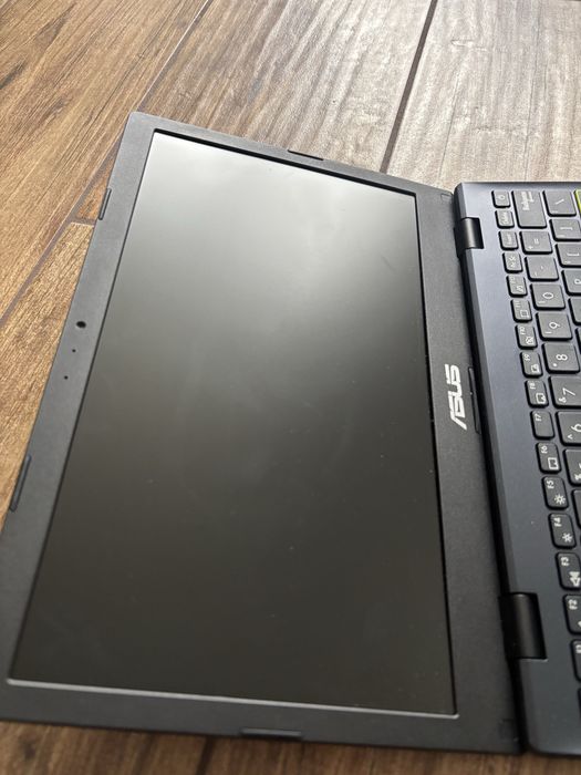 Laptop Asus E210M