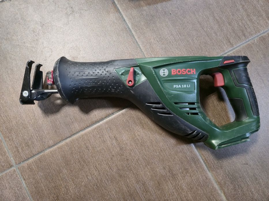 Akumulatorowa piła szablasta bosch