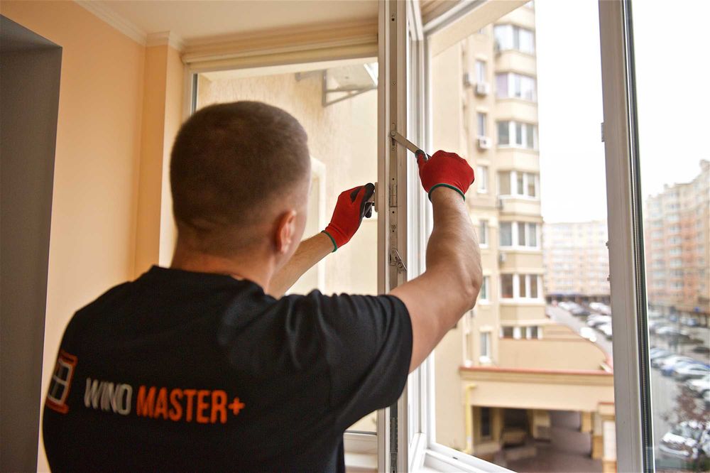 Ремонт вікон, дверей. Регулировка окон, Регулювання вікна.