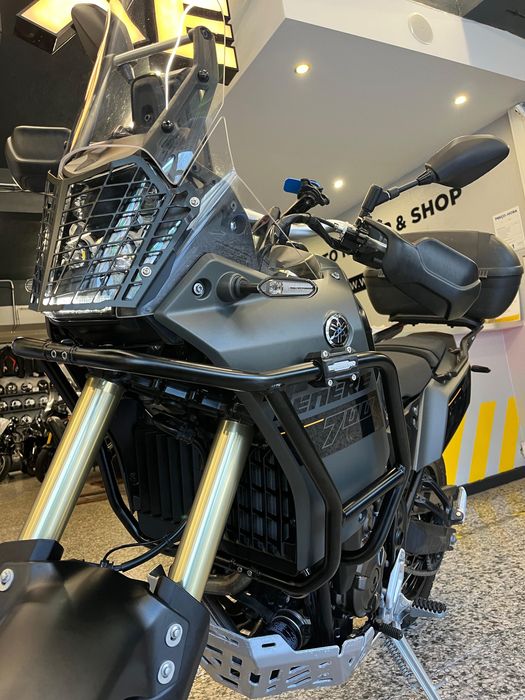 Yamaha T7 Teneré de 2024 com 10000 Kms, como nova e Top Case