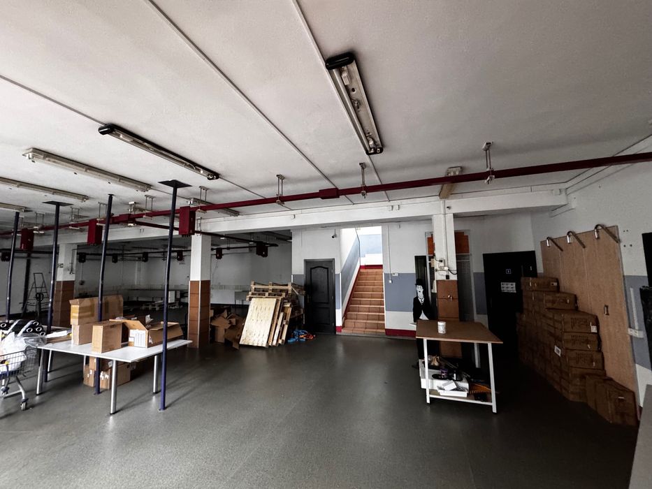 Bez prowizji Hala z pomieszczeniami biurowymi, socjalnymi, Wrzosowiak