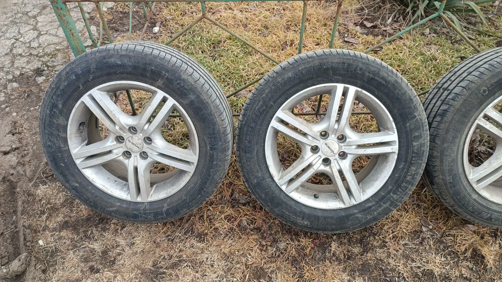 Дискі R16 з резиною 205*60R16, розболтовка 5/100, посадкове місце 56мм