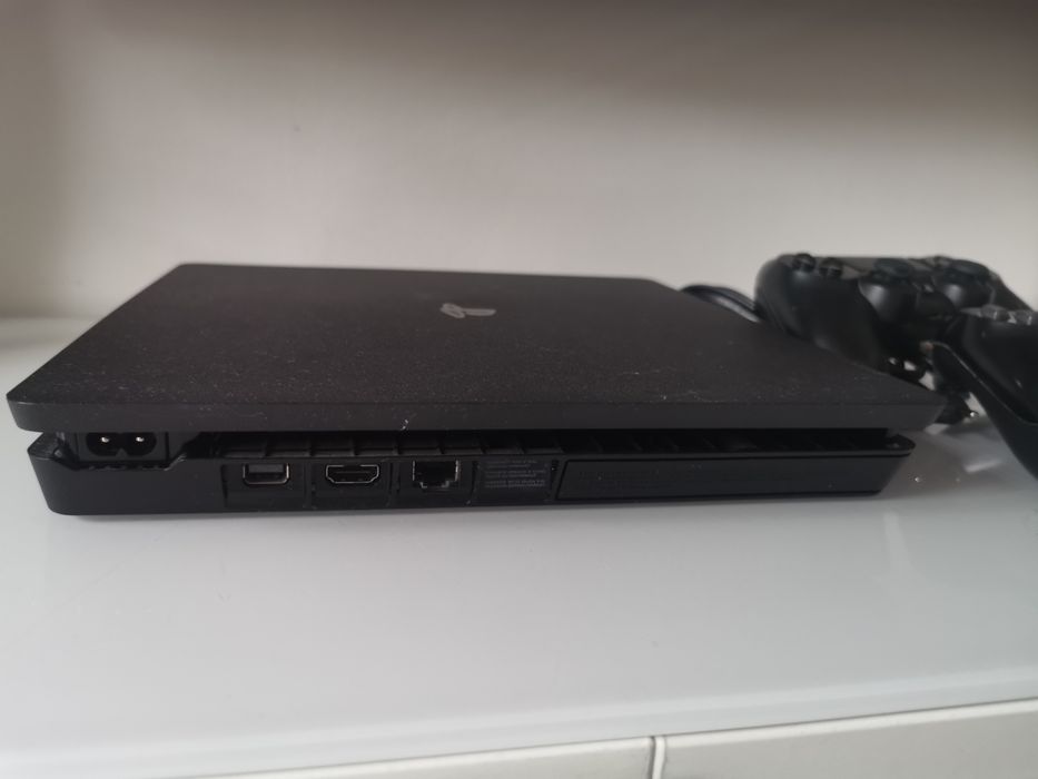 Konsola Sony Ps4 +2 Kontrolery + Gra zestaw